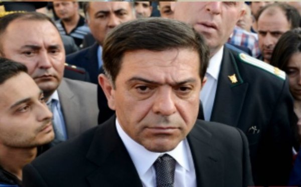 "XALƏDDİN İSGƏNDƏROV MƏNDƏN RÜŞVƏT İSTƏYİR" - ŞİKAYƏT