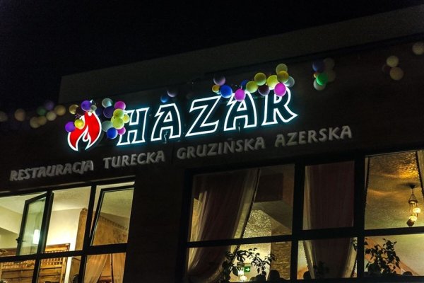 Sabiq prezident azərbaycanlı jurnalistin restoranında - FOTO