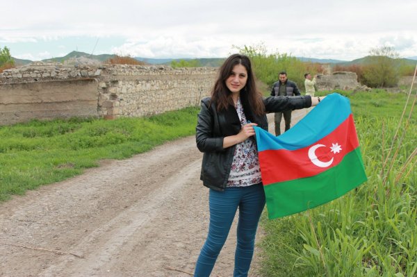 Nişan yaylığımda gülləni gizlədən Cəbrayıl torpağı - Azad olunan ərazilərdən Reportaj