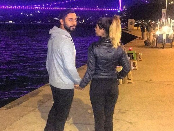 Rəqsanənin qızı nişanlısı ilə - YENİ FOTO