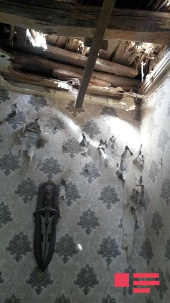 Ermənilərin atdığı mərmi Tərtər sakininin evini dağıtdı - FOTO