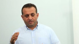 Azərbaycan statuslarını itirə-itirə gedir