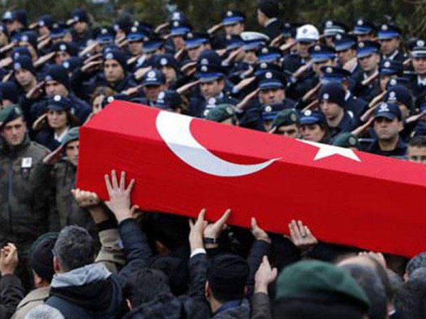 Türkiyə yenə şəhid verdi, 10 polis yaralandı