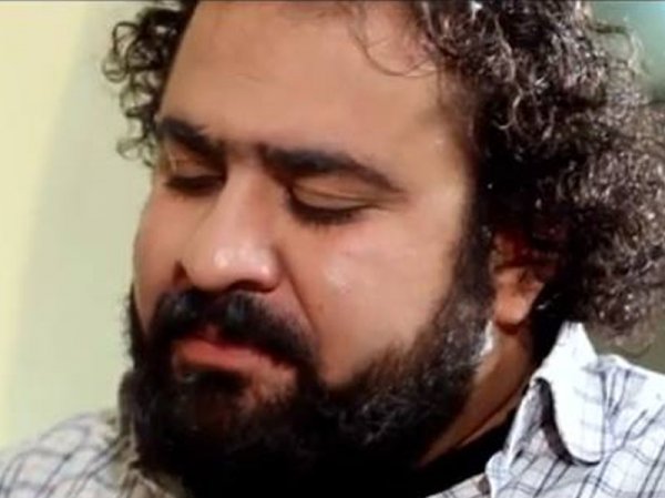 İş elanları saytında "qız tutmaq"