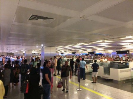 İstanbul hava limanında atışma və 2 partlayış: 28 ölü, 60 yaralı - YENİLƏNİB - VİDEO - FOTO