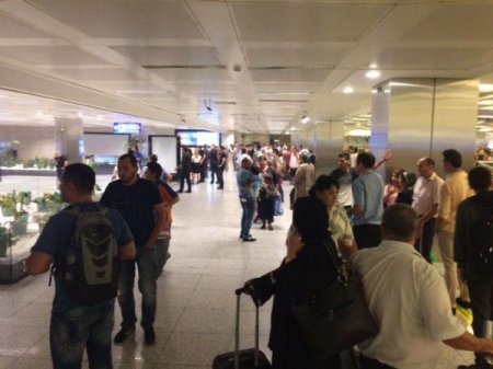 İstanbul hava limanında atışma və 2 partlayış: 28 ölü, 60 yaralı - YENİLƏNİB - VİDEO - FOTO