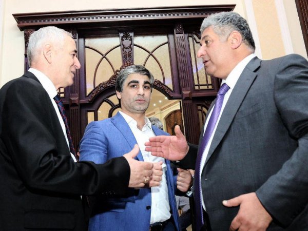 Azərbaycanlı nazir idmançının toyunda