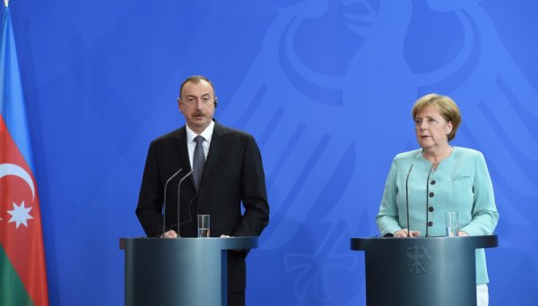  Azərbaycan prezidenti Berlindən müharibə xəbərdarlığı etdi - atəşkəs hər an pozula bilər