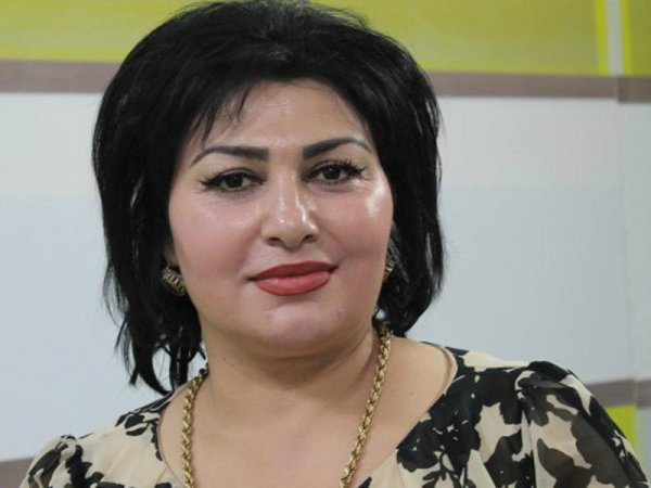 Telli əsəbləşdi: "Məni gündə birinə ərə verirlər"