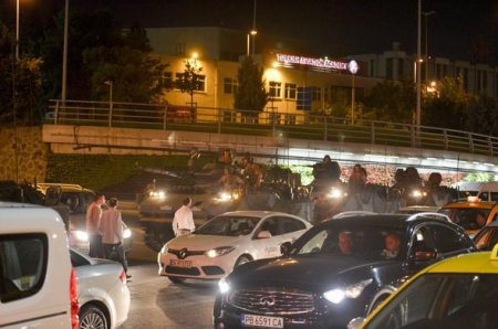Türkiyədə qiyamçılar fövqəladə vəziyyət "elan etdilər" - FOTO