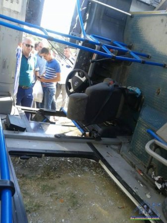 Bakıda AVTOBUS qəzası: 21 YARALI - YENİLƏNİB - FOTO