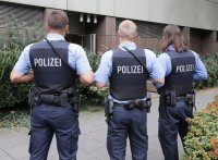 Polislə fəallar arasında toqquşma: xəsarət alanlar var - Berlində