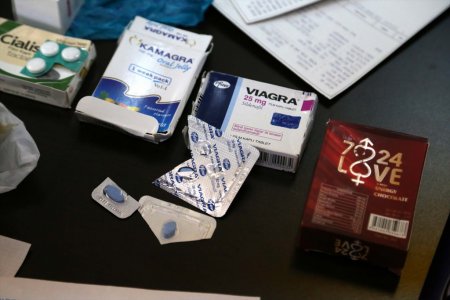 Qaçmağa çalışan FETÖ-çu öldü... çantasından “Viaqra” çıxdı Qaçmağa çalışan FETÖ-çu öldü... çantasından “Viaqra” çıxdı