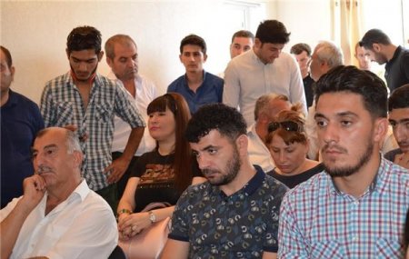 Rauf Arifoğlu İctimai Fikir Akademiyasının qonağı oldu: 'Bizdə siyasilərin mətbuatla davranış kültürü yoxdur' Rauf Arifoğlu İctimai Fikir Akademiyasının qonağı oldu: 'Bizdə siyasilərin mətbuatla davranış kültürü yoxdur'