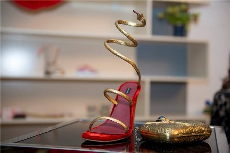  Məşhur şairin xanımı butik açdı: “Başımı itirmişdim, o isə...” - FOTOLAR