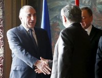 Sərkisyan danışıqlar masasını yox, səngəri seçir