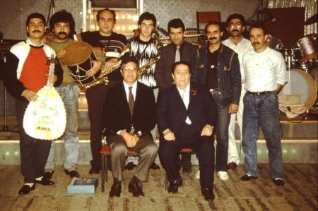 Azərbaycanlı milyonçu alim - Foto