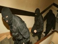MASKALILAR ŞÖBƏ MÜDİRİNİ EVİNDƏN APARIB – 300 min dollarını aldılar