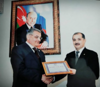 Bakıda maskalılar məmuru evindən oğurlayıb 300 min dollarını aldılar