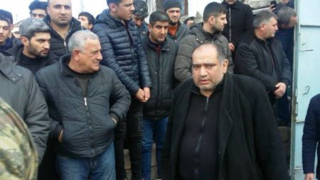 Keşlədə şəhidlə vidalaşmağa minlərlə insan gəlir – FOTOLAR