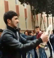 18 saylı Bakı peşə liseyində biabırçılıq: Əldə içki, damaqda siqaret - Video
