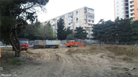 Xətaidə əhalinin istirahət parkı hasara alınıb, iş adamlarına satılır - FOTOLAR Xətaidə əhalinin istirahət parkı hasara alınıb, iş adamlarına satılır - FOTOLAR