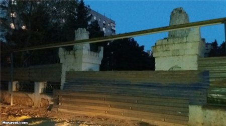 Xətaidə əhalinin istirahət parkı hasara alınıb, iş adamlarına satılır - FOTOLAR Xətaidə əhalinin istirahət parkı hasara alınıb, iş adamlarına satılır - FOTOLAR