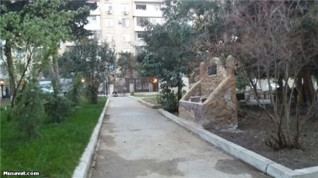 Xətaidə əhalinin istirahət parkı hasara alınıb, iş adamlarına satılır - FOTOLAR Xətaidə əhalinin istirahət parkı hasara alınıb, iş adamlarına satılır - FOTOLAR