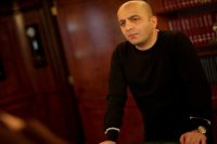 Mübariz Mənsimov türk iş adamını döydü