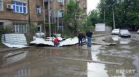 Güclü külək və leysan yağışlar bir sıra rayonlarda fəsadlar törədib
