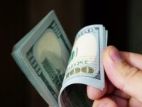 Dollar bir az da UCUZLAŞDI