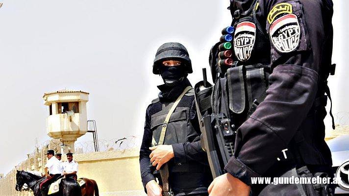 Qahirədə polis avtomobili partladıldı: Ölən var