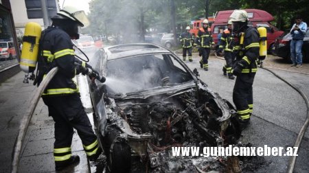 Hamburqda yenidən iğtişaşlar başlayıb, maşınlara od vurulur