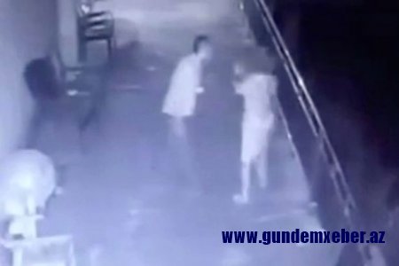 Qısqanc ər arvadını eyvandan atdı