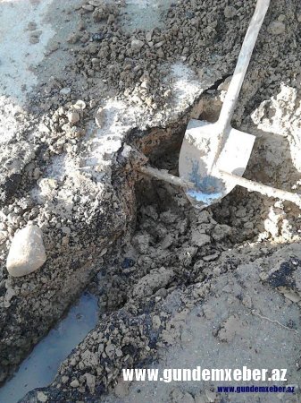 Qorxmaz Hüseynovun Qaradağdakı işçisi köçkünləri hökumətin üstünə qaldırır 