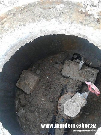 Qorxmaz Hüseynovun Qaradağdakı işçisi köçkünləri hökumətin üstünə qaldırır 