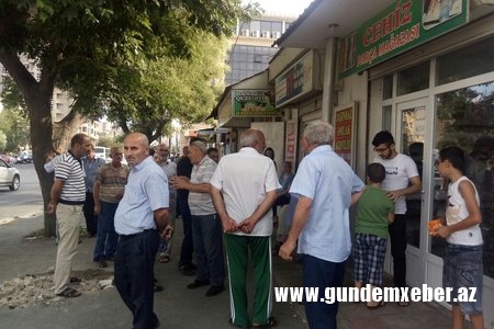 Yasamalda sakinlər tikinti şirkətinə qarşı etiraz aksiyası keçiriblər