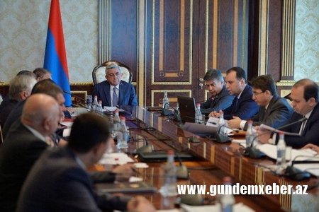 Ermənistan hökuməti ordu ilə bağlı hərəkətə keçdi