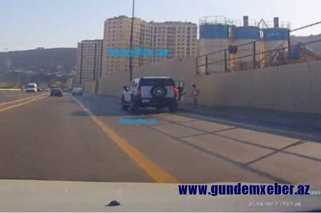 Bakıda “Hummer”dən düşən lüt qız kimdir? - VİDEO