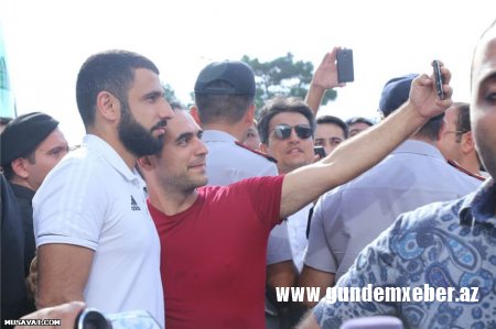Tarix yazanlar Bakıda - "Qarabağ" qayıtdı - FOTOLAR
