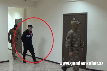 Sumqayıtlı Anarın həbs görüntüləri yayıldı - VİDEO