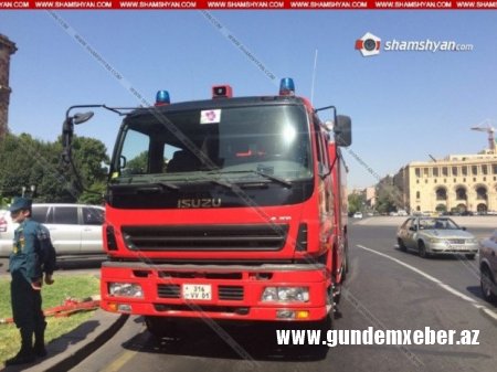 Nazirlikdə bomba həyəcanı - Ermənistanda (FOTOLAR)+YENİLƏNDİ