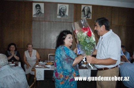  İranlı Mühacirlər Cəmiyyətində sənətkarın yaradıcılıq gecəsi