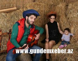 Evləri “redaksiya” olan cütlük – Ailə