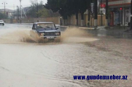 Bakıda şagirdlər dərsə bu vəziyyətdə gedir — VİDEO