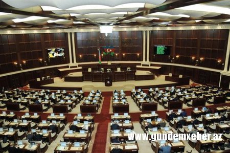 Cinayət Məcəlləsinə 300-ə yaxın dəyişikliyi nəzərdə tutan layihə qəbul edildi