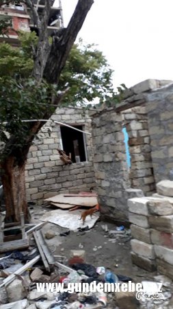 Beyləqanlı vəzifə sahibləri iki ailənin mənzilini “altüst edib”