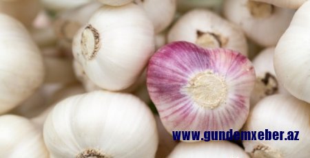 Marketlərdə təhlükəli “kitayski” sarımsaqlar satılır - Xlorlu suda saxlanılır...
