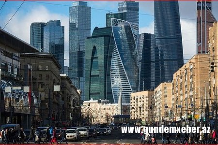 "Moskva-Siti" ticarət kompleksində atışma olub: yaralılar var