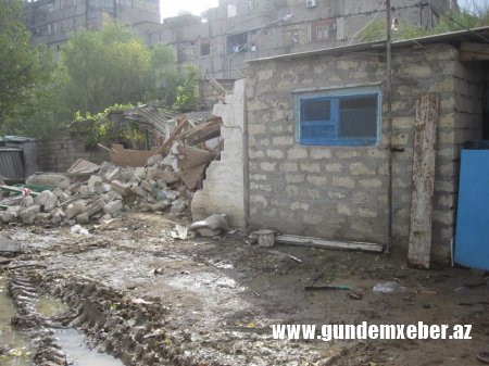 "Qaçqınkom”un məsuliyyətsizliyi 10 ailəni küçədə gecələməyə məcbur edib — Cənnət görmək istəyənlərin cəhənnəm əzabı (FOTOLAR)